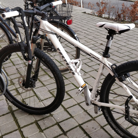 Hvid personligt samlet mountain bike Vortrieb stel